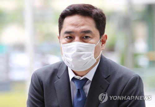 발언하는 강용석 변호사. <연합뉴스>